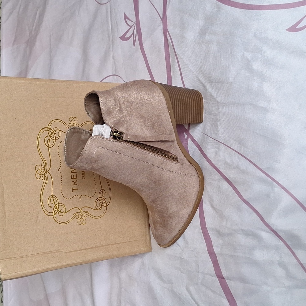 Trends Up Collection Ankle Boots - Picture 3 of 5